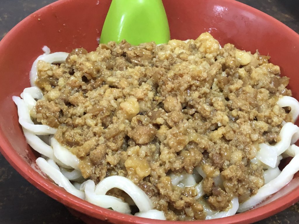 「老牌牛肉拉麵大王」の炸醤麺（ジャージャー麵）